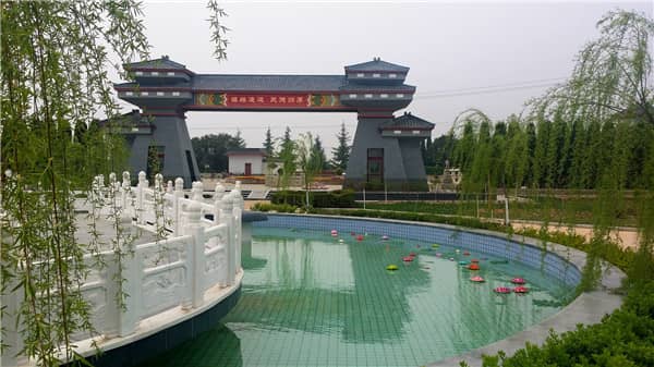 閻良漢皇樹葬墓園提供了哪些非傳統(tǒng)墓葬的葬式葬法？