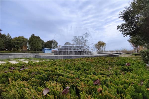 西安壽陽山骨灰墓園是什么時候建立的,它的主要服務對象是哪些人群?