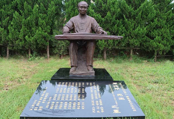 壽陽(yáng)山墓園的立碑墓和花壇葬各有什么特點(diǎn),它們之間的區(qū)別是什么?