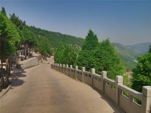 西安壽陽山墓園碑文服務(wù)解析：每一段人生都值得被獨特銘記