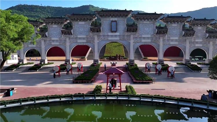西安霸陵墓園新區(qū)位于哪個(gè)區(qū)域和具體地址是什么？