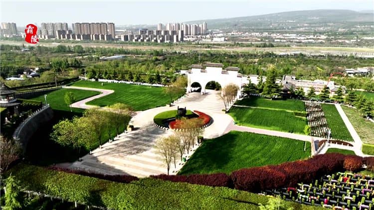 西安霸陵墓園新區是否提供寵物墓地服務？