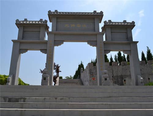 如何選擇適合自己的西安墓地,是白鹿原公墓還是高橋墓園?