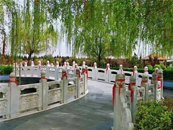 在西安,如何有效地利用網絡資源來查找和比較不同公墓的價格?