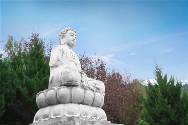 購買西安墓地時,應(yīng)如何選擇合適的墓地位置和尺寸?有哪些因素需要考慮?